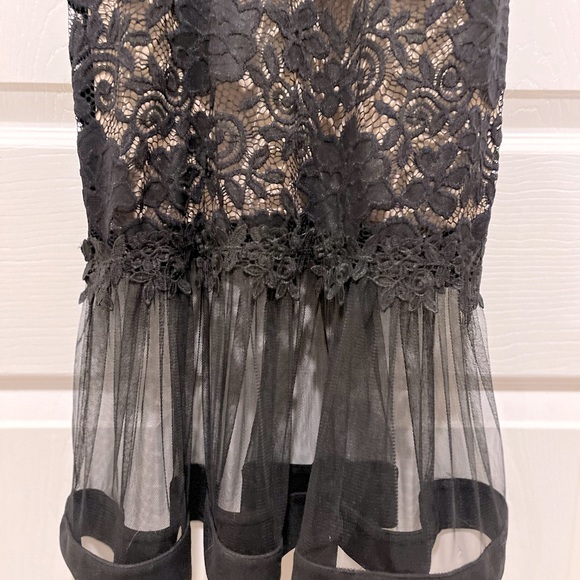 Formal dress 🖤 - Picture 2 of 4